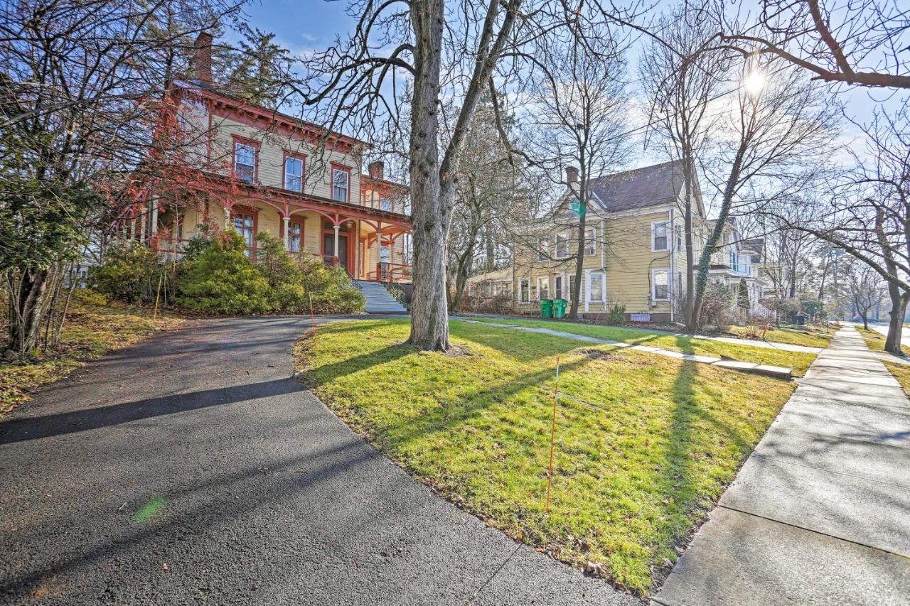Historic Poughkeepsie Apt - Walkable Location Eksteriør bilde